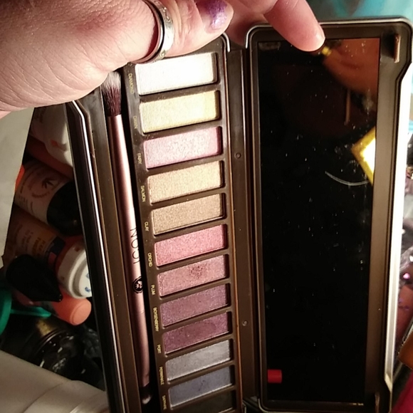 Eyeshadow pallets - Picture 2 of 4